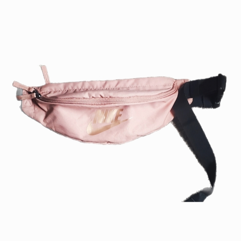 Nike Sportswear Heritage Waist Fanny Pack 